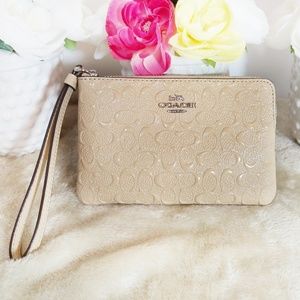 COACH NEW Signature Pattern Classic Clutch Wristlet Wallet NWT Glossy Cream